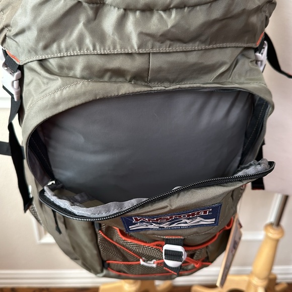 JanSport GRIZZLY BEAR 63 - New Cilantro Grn - Picture 4 of 16